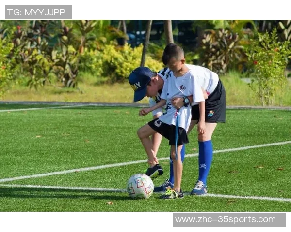体育课上踢足球的乐趣与收获分享心得体会 体育课上踢足球的乐趣与收获分享心得体会